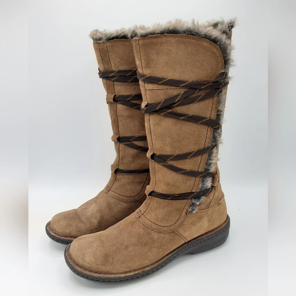 Clarks Avington Hayes Brown Suede Faux Fur Lined Lace Up Women's Cozy Boots.